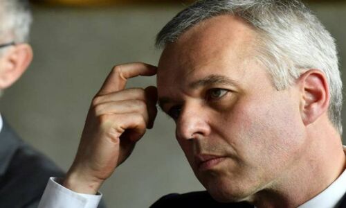 फ्रांस के मंत्री पर लगा सरकारी पैसे से पार्टी का आरोप तो दिया इस्तीफा, लेकिन हमारे मंत्री...