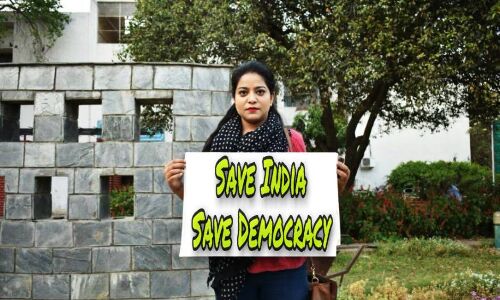 औरत अगर आंदोलनकारी है तो उसे सत्ता के साथ मर्दों की कुंठा से भी पड़ता है लड़ना औरत अगर आंदोलनकारी है तो उसे सत्ता के साथ मर्दों की कुंठा से भी पड़ता है लड़ना