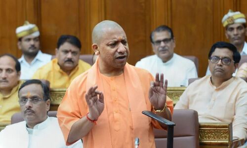 CAA प्रदर्शनों में हुई मौतों पर योगी का विवादित बयान, कहा- कोई मरने ही आ रहा है तो ज़िंदा कैसे हो जाएगा