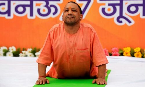 योगीराज : BJP सांसद आरके सिंह पटेल के पेट्रोल पंप पर लूट, प्रदेश में अपराधी बेलगाम योगीराज : BJP सांसद आरके सिंह पटेल के पेट्रोल पंप पर लूट, प्रदेश में अपराधी बेलगाम