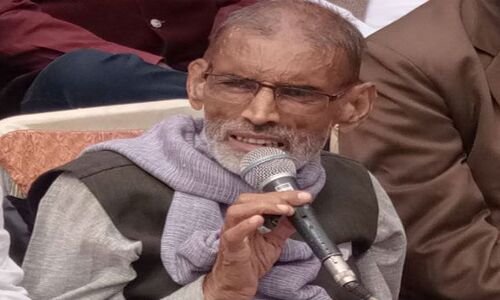 कट्टर आरएसएस कार्यकर्ता से कम्युनिस्ट बनने तक की यात्रा का नाम है मास्साब