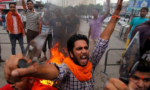 दावा : मोदी सरकार कराएगी चुनावों से पहले हिंदू —मुस्लिम दंगा