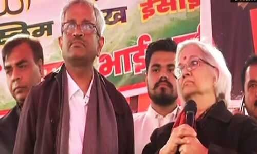 ब्रेकिंग : शाहीन बाग पहुंचे सुप्रीम कोर्ट के वार्ताकार, बोले आपको आंदोलन का हक लेकिन मीडिया के सामने नहीं होगी बात