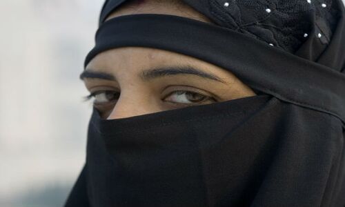 एक साल बाद दर्ज हो पाया बीवी को जुए में हारने का मुकदमा