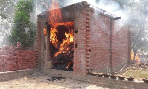 रविदास की मूर्ति तोड़कर महाराणा प्रताप की मूर्ति लगाना था मकसद, दलित नहीं झुके तो फूंक दी उनकी पूरी बस्ती रविदास की मूर्ति तोड़कर महाराणा प्रताप की मूर्ति लगाना था मकसद, दलित नहीं झुके तो फूंक दी उनकी पूरी बस्ती