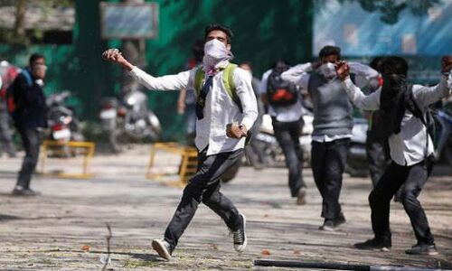 4 हजार सैनिक, 18 घंटे का सर्च आॅपरेशन पर नहीं मिला एक भी आतंकवादी 4 हजार सैनिक, 18 घंटे का सर्च आॅपरेशन पर नहीं मिला एक भी आतंकवादी