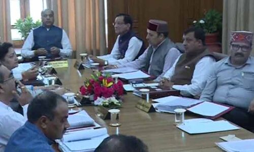 कोरोना से जंग लड़ने के लिए हिमाचल में आउटसोर्स किए जाएंगे मेडिकल एवं पैरामेडिकल स्टाफ