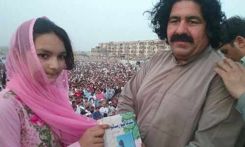 पाकिस्तान में बंपर वोटों से जीते वामपंथी नेता अली वजीर