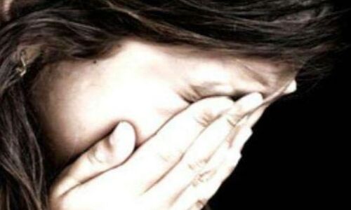 महिला बैंककर्मी की सोशल मीडिया पर हुई सिरफिरे से दोस्ती, कार में करने लगा छेड़खानी, कपड़े फाड़ किया लहूलुहान