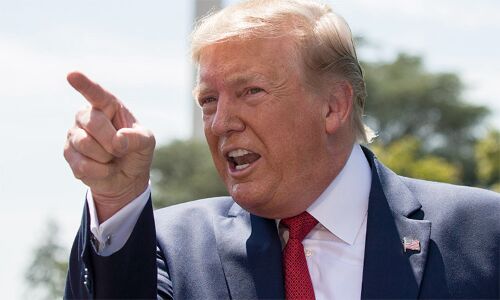 ट्रम्प के खतरनाक इरादे, बाइडन की जीत के बाद अब तक हार मानने को नहीं तैयार ट्रम्प के खतरनाक इरादे, बाइडन की जीत के बाद अब तक हार मानने को नहीं तैयार