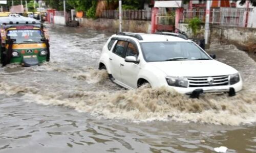 मानसून की पहली बारिश ने ही खोल दी कुम्भ के विकास की पोल