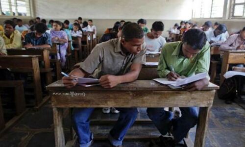 खुलासा : मर चुके शिक्षक को यूपी में बनाया 12 परीक्षा केंद्रों का प्रमुख