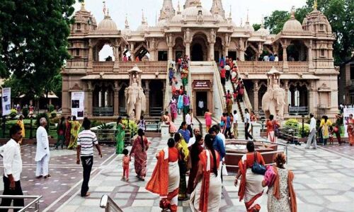 कोरोना : गुजरात के धार्मिक स्थलों पर 18-19 मार्च को जुटी भीड़ से भी गंभीर हो सकते हैं हालात कोरोना : गुजरात के धार्मिक स्थलों पर 18-19 मार्च को जुटी भीड़ से भी गंभीर हो सकते हैं हालात