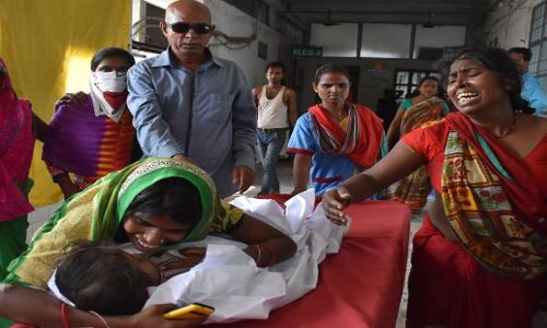 बिहार में बदतर स्वास्थ्य सेवाएं, डॉक्टरों के 47 और नर्सों के 71 फीसदी पद खाली बिहार में बदतर स्वास्थ्य सेवाएं, डॉक्टरों के 47 और नर्सों के 71 फीसदी पद खाली