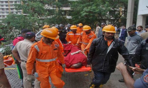 पुणे में 15 मजदूरों की मौत के लिए बिल्डर जिम्मेदार, रेजिडेंट्स ने 5 महीने पहले ही किया था आगाह पुणे में 15 मजदूरों की मौत के लिए बिल्डर जिम्मेदार, रेजिडेंट्स ने 5 महीने पहले ही किया था आगाह
