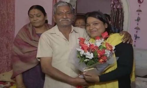 ब्रेकिंग : उत्तराखंड पीसीएस जे की परीक्षा में आॅटो ड्राइवर की बेटी ने किया टॉप