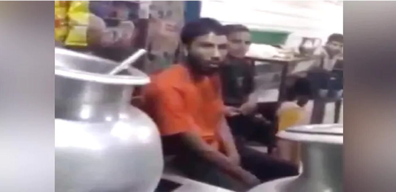 Video viral : दिल्ली पुलिस की बड़ी कार्रवाई, मुस्लिम दुकानदार को धमकाने पर बजरंग दल कार्यकर्ता के खिलाफ FIR