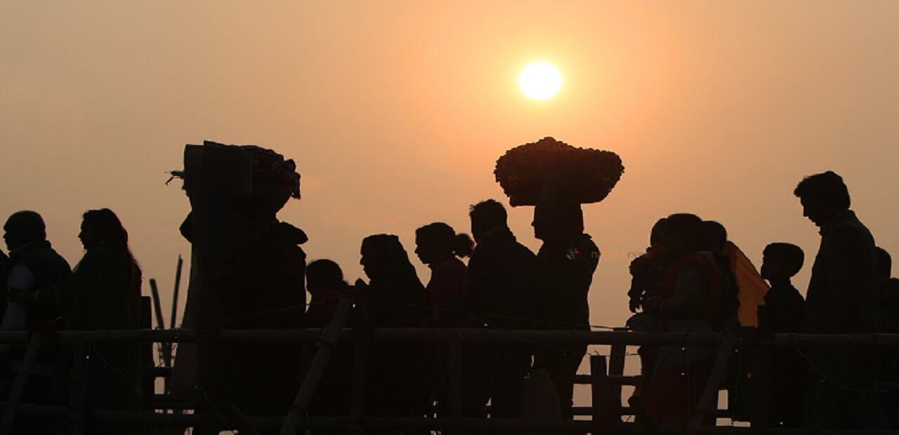 Chhath Puja 2021 : सुबह उदीयमान सूर्य को अर्घ्य के साथ छठ पूजा समाप्त, जानिए व्रती का पांव छूकर लोगों क्या मांगा आशीर्वाद