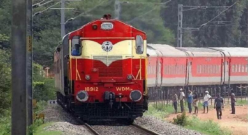 Indian Railway : सीनियर सिटीजन को नहीं मिलेगी किराए में छूट, मोदी सरकार ने बुजुर्गों को​ किया निराश