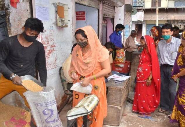 Free Ration Scheme : निशाने पर आई मोदी सरकार, लोग कह रहे हैं भाषण वाली सरकार गरीबों के राशन पर कर रही है वार