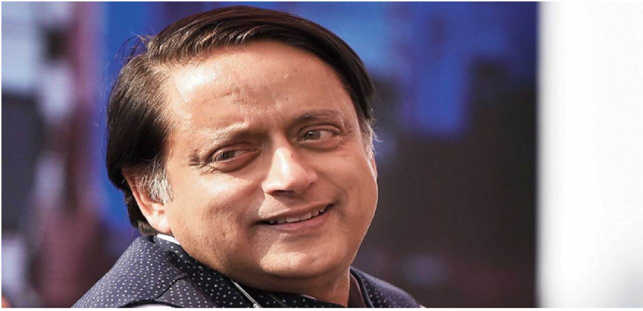 Hindutva and Hindu : राहुल गांधी के बाद शशि थरूर ने भगवा ब्रिगेड पर बोला हमला, ब्रिटिश फुटबॉल के बदमाश खिलाड़ियों से कर दी तुलना